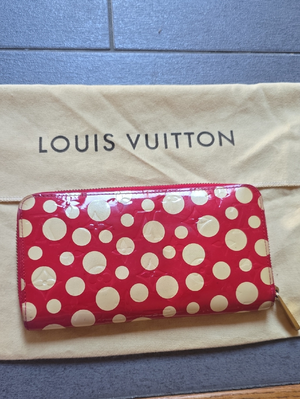 Louis Vuitton Limited Edition Yayoi Kusama Red Monogram Vernis Dots Zippy Wallet